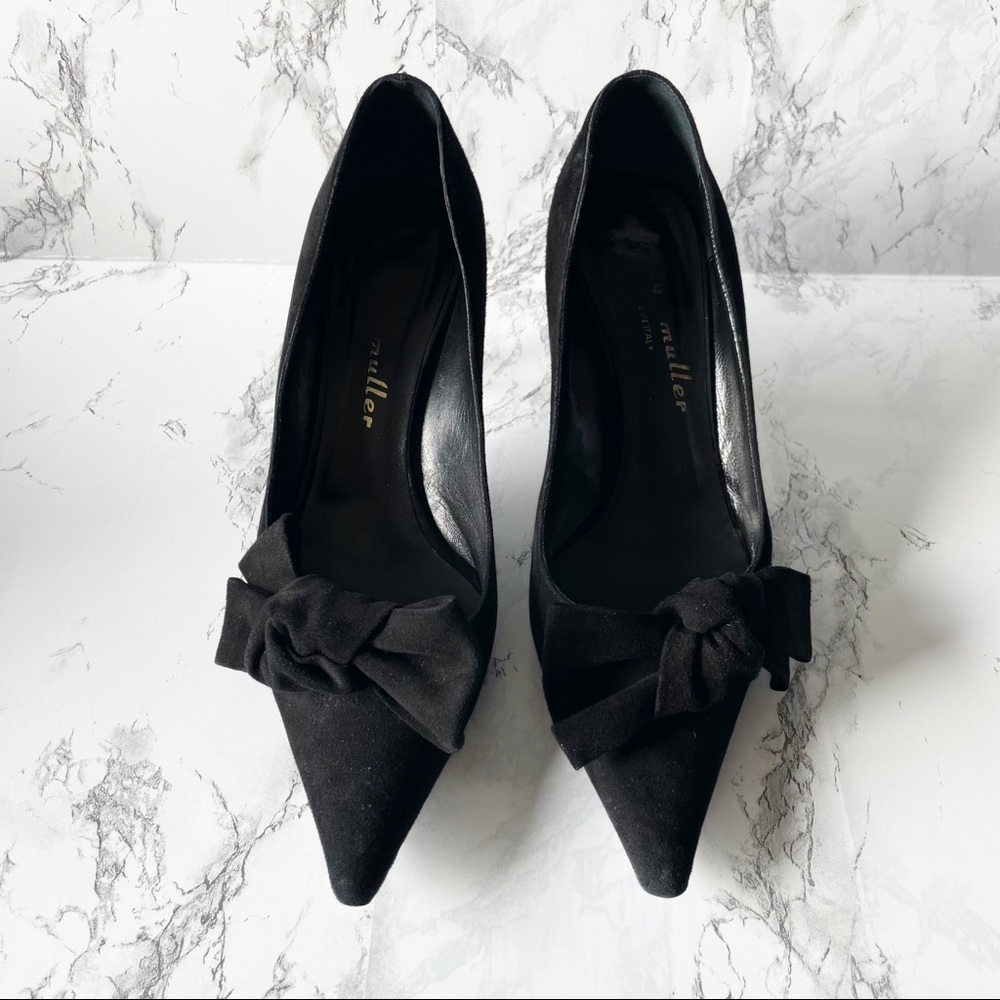 Bettye Muller Black Suede Asymmetrical Bow Pointed Toe Heel Pumps Size 39